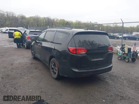 2019 Chrysler Pacifica Limited z VIN 2C4RC1GG7KR549971, wystawiony jako IAAI lot #41978964 z przebiegiem 148 754 mil mil oraz . Historia ofert i sprzedaży dostępna na DreamBid. Obrazek 3.