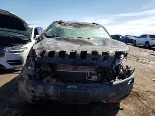 2022 Jeep Cherokee Trailhawk with VIN 1C4PJMBX9ND516418, listed as a Copart auction lot 49733765 with 55,624 mi miles and Salvage title. Bid and sale history available at DreamBid. Image 5.
