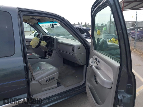 2003 GMC Sierra 1500 SLT with VIN 2GTEC19TX31404836, listed as a IAAI auction lot 42011067 with 233,458 mi miles and . Bid and sale history available at carsss.com. Image 5.
