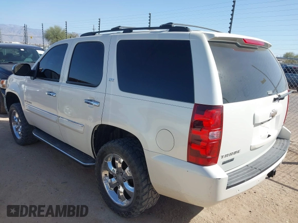 2008 Chevrolet Tahoe LTZ z VIN 1GNFK13028R196298, wystawiony jako IAAI lot #41634511 z przebiegiem 213 253 mil mil oraz . Historia ofert i sprzedaży dostępna na DreamBid. Obrazek 3.