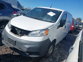 2015 Nissan NV200 S z VIN 3N6CM0KN5FK695956, wystawiony jako IAAI lot #41119598 z przebiegiem 274 775 mil mil oraz . Historia ofert i sprzedaży dostępna na DreamBid. Obrazek 2.