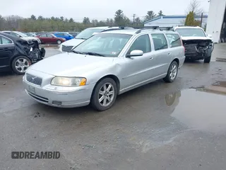 2005 Volvo V70 with VIN YV1SW592752460495, listed as a IAAI auction lot 41910539 with 202,856 mi miles. Bid and sale history available at carsss.com. Image 2.