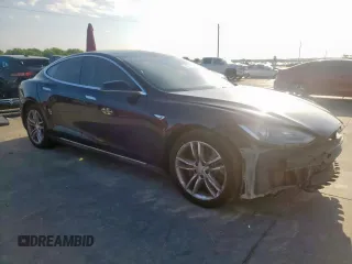 2014 Tesla Model S 60 с VIN 5YJSA1H16EFP50018, выставлен на аукционе Copart как лот 64372605 с пробегом 165 910 миль миль и Списание • Salvage title. История ставок и продаж доступна на DreamBid. Изображение 4.
