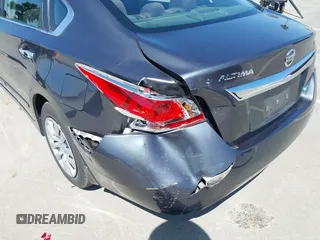 2013 Nissan Altima SV with VIN 1N4AL3AP3DN577189, listed as a IAAI auction lot 42041701 with 82,094 mi miles and . Bid and sale history available at carsss.com. Image 6.