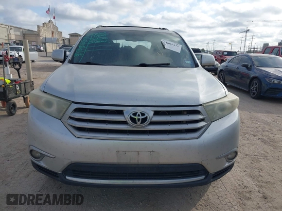 2013 Toyota Highlander Limited z VIN 5TDYK3EH1DS103301, wystawiony jako IAAI lot #42005471 z przebiegiem 239 950 mil mil oraz . Historia ofert i sprzedaży dostępna na DreamBid. Obrazek 13.