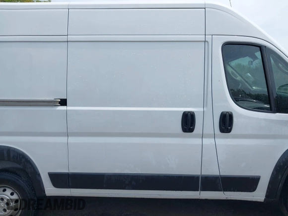 2019 Ram ProMaster Cargo with VIN 3C6TRVBG7KE525665, listed as a IAAI auction lot 42104995 with 144,125 mi miles and . Bid and sale history available at carsss.com. Image 14.
