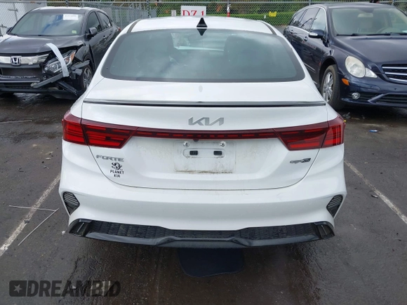 2023 Kia Forte GT-Line z VIN 3KPF54AD5PE583428, wystawiony jako IAAI lot #42016122 z przebiegiem 16 589 mil mil oraz . Historia ofert i sprzedaży dostępna na DreamBid. Obrazek 16.