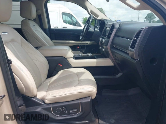 2018 Ford Expedition Platinum with VIN 1FMJU1MT6JEA33748, listed as a IAAI auction lot 42144346 with 188,585 mi miles. Bid and sale history available at carsss.com. Image 5.