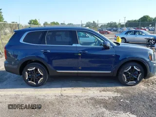 2025 Kia Telluride S with VIN 5XYP64GCXSG587826, listed as a IAAI auction lot 42065749 with 1,864 mi miles and . Bid and sale history available at DreamBid. Image 13.