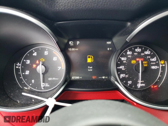 2018 Alfa Romeo Stelvio z VIN ZASFAKAN9J7B88322, wystawiony jako Copart lot #48808605 z przebiegiem 87 096 mil mil oraz Szkody całkowita. Historia ofert i sprzedaży dostępna na DreamBid. Obrazek 9.