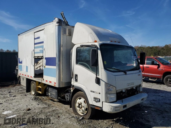 2020 Isuzu NRR IBT with VIN JALE5W165L7306294, listed as a Copart auction lot 86615774 with Not provided miles and Salvage title. Bid and sale history available at DreamBid. Image 4.