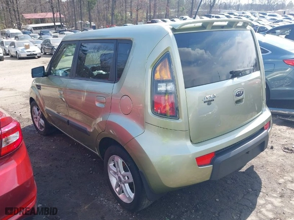 2010 Kia Soul ! with VIN KNDJT2A24A7148684, listed as a IAAI auction lot 41780462 with 95,834 mi miles. Bid and sale history available at carsss.com. Image 3.