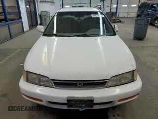 1997 Honda Accord LX with VIN 1HGCD5635VA217885, listed as a Copart auction lot 84570524 with 259,566 mi miles and Clean Title. Bid and sale history available at carsss.com. Image 5.
