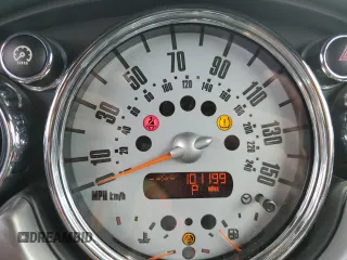2008 MINI Convertible S с VIN WMWRH33558TL96085, выставлен на аукционе Copart как лот 52648825 с пробегом 101 199 миль миль и Чистый • Clean title. История ставок и продаж доступна на DreamBid. Изображение 9.