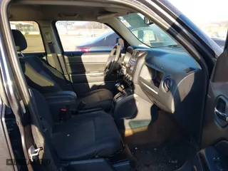 2014 Jeep Patriot Sport with VIN 1C4NJPBA9ED752653, listed as a IAAI auction lot 41744747 with 1 mi miles. Bid and sale history available at carsss.com. Image 5.