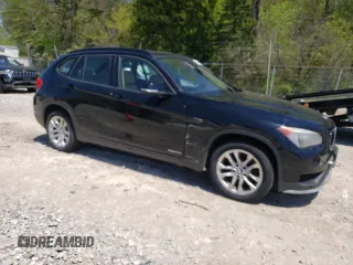 2015 BMW X1 xDrive28i z VIN WBAVL1C53FVY34119, wystawiony jako Copart lot #56539735 z przebiegiem 130 336 mil mil oraz Tytuł czysty. Historia ofert i sprzedaży dostępna na DreamBid. Obrazek 4.
