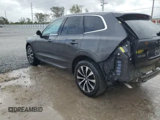 2023 Volvo XC60 Core z VIN YV4L12DV3P1203526, wystawiony jako Copart lot #78792564 z przebiegiem 28 910 mil mil oraz Szkoda całkowita • Salvage title. Historia ofert i sprzedaży dostępna na DreamBid. Obrazek 2.