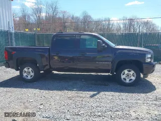 2008 Chevrolet Silverado 1500 LT w/1LT with VIN 2GCEK13M781169033, listed as a IAAI auction lot 42046307 with 153,468 mi miles. Bid and sale history available at carsss.com. Image 13.