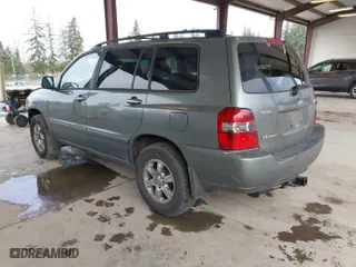 2004 Toyota Highlander with VIN JTEEP21AX40058820, listed as a IAAI auction lot 41798900 with 330,991 mi miles. Bid and sale history available at carsss.com. Image 3.