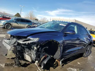 2021 Audi Q8 Prestige z VIN WA1FVBF14MD043918, wystawiony jako Copart lot #44213835 z przebiegiem 37 236 mil mil oraz Szkody całkowita. Historia ofert i sprzedaży dostępna na DreamBid. Obrazek 1.
