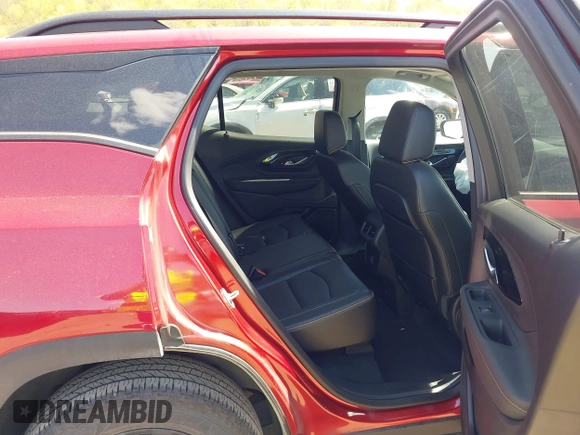 2024 GMC Terrain AT4 z VIN 3GKALYEG7RL207165, wystawiony jako IAAI lot #42103766 z przebiegiem 16 065 mil mil oraz . Historia ofert i sprzedaży dostępna na DreamBid. Obrazek 8.