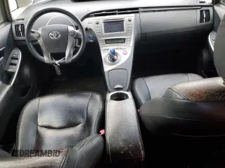 2013 Toyota Prius One z VIN JTDKN3DU8D5586013, wystawiony jako Copart lot #53076285 z przebiegiem 203 087 mil mil oraz Czysty tytuł • Clean title. Historia ofert i sprzedaży dostępna na DreamBid. Obrazek 8.