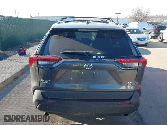 2021 Toyota RAV4 LE with VIN 2T3G1RFV8MC163940, listed as a IAAI auction lot 41716251 with 39,282 mi miles. Bid and sale history available at carsss.com. Image 16.