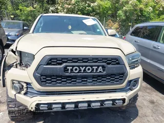 2017 Toyota Tacoma SR5 z VIN 3TMAZ5CN1HM026355, wystawiony jako IAAI lot #42060428 z przebiegiem 165 096 mil mil oraz . Historia ofert i sprzedaży dostępna na DreamBid. Obrazek 12.