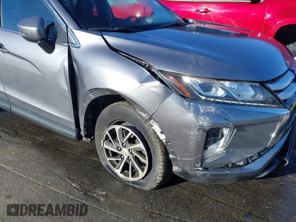 2020 Mitsubishi Eclipse Cross ES z VIN JA4AS3AA2LZ037293, wystawiony jako IAAI lot #41313547 z przebiegiem 39 051 mil mil oraz . Historia ofert i sprzedaży dostępna na DreamBid. Obrazek 6.