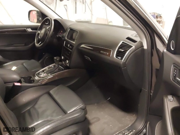 2014 Audi Q5 Premium Plus with VIN WA1LFAFP3EA118383, listed as a IAAI auction lot 41407232 with 1 mi miles. Bid and sale history available at carsss.com. Image 5.
