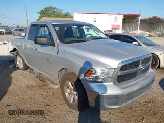 2018 Ram 1500 SLT z VIN 1C6RR6GG2JS119281, wystawiony jako IAAI lot #41897492 z przebiegiem 242 877 mil mil oraz . Historia ofert i sprzedaży dostępna na DreamBid. Obrazek 1.