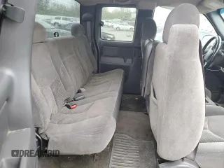 2005 Chevrolet Silverado 1500 LS z VIN 2GCEC19T651207780, wystawiony jako Copart lot #51638165 z przebiegiem 239 408 mil mil oraz Czysty tytuł • Clean title. Historia ofert i sprzedaży dostępna na DreamBid. Obrazek 10.