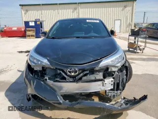 2020 Toyota C-HR LE z VIN JTNKHMBX9L1077558, wystawiony jako Copart lot #53603615 z przebiegiem 61 254 mil mil oraz Szkoda całkowita • Salvage title. Historia ofert i sprzedaży dostępna na DreamBid. Obrazek 5.