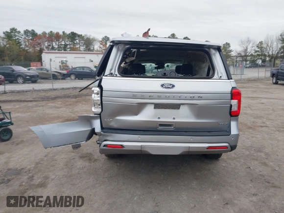 2024 Ford Expedition Max XLT z VIN 1FMJK1J84REA24967, wystawiony jako IAAI lot #41934342 z przebiegiem 39 188 mil mil oraz . Historia ofert i sprzedaży dostępna na DreamBid. Obrazek 16.