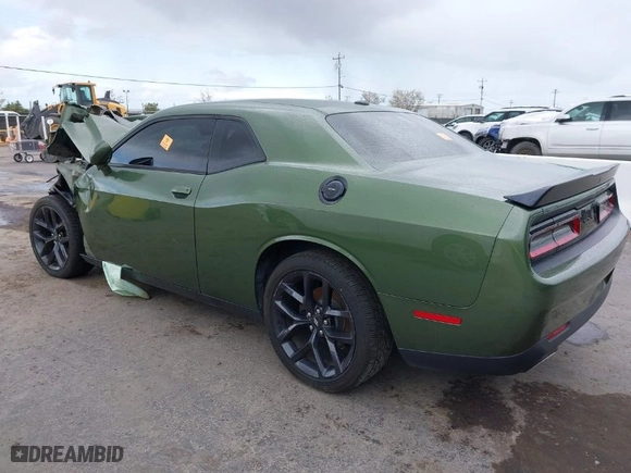 2020 Dodge Challenger SXT with VIN 2C3CDZAG7LH134915, listed as a IAAI auction lot 40704472 with 92,142 mi miles. Bid and sale history available at carsss.com. Image 3.