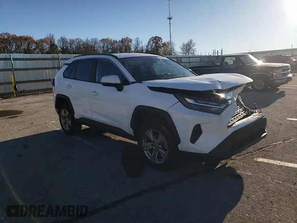 2022 Toyota RAV4 XLE with VIN 2T3P1RFV8NW299890, listed as a Copart auction lot 81045724 with 51,506 mi miles and Salvage title. Bid and sale history available at DreamBid. Image 12.