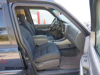 2002 Ford Explorer Sport Trac Value z VIN 1FMZU67E22UC62285, wystawiony jako IAAI lot #42117285 z przebiegiem 167 830 mil mil oraz . Historia ofert i sprzedaży dostępna na DreamBid. Obrazek 5.