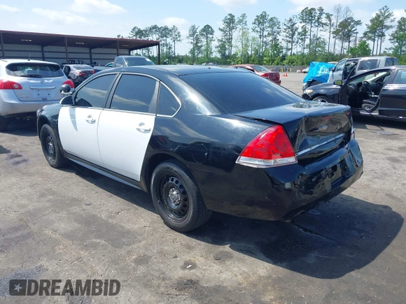 2012 Chevrolet Impala Police Police z VIN 2G1WD5E31C1161764, wystawiony jako IAAI lot #41918458 z przebiegiem 88 066 mil mil oraz . Historia ofert i sprzedaży dostępna na DreamBid. Obrazek 3.