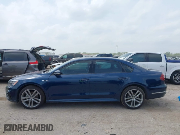 2018 Volkswagen Passat S z VIN 1VWAA7A35JC040106, wystawiony jako IAAI lot #41921626 z przebiegiem 60 785 mil mil oraz . Historia ofert i sprzedaży dostępna na DreamBid. Obrazek 14.