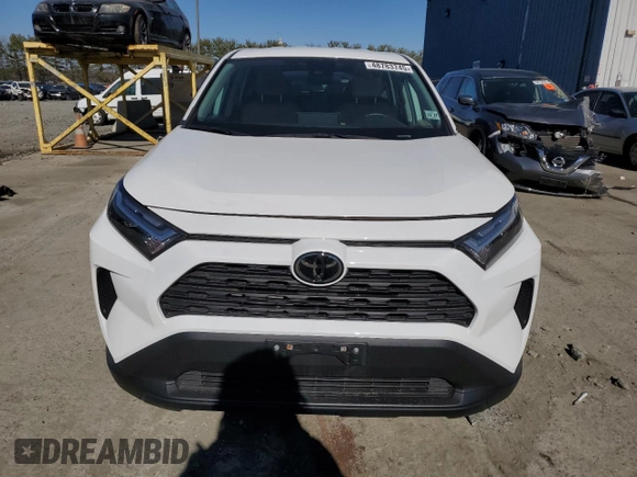 2023 Toyota RAV4 LE z VIN 2T3F1RFV4PW335248, wystawiony jako Copart lot #48783745 z przebiegiem 14 652 mil mil oraz Szkoda całkowita • Salvage title. Historia ofert i sprzedaży dostępna na DreamBid. Obrazek 5.