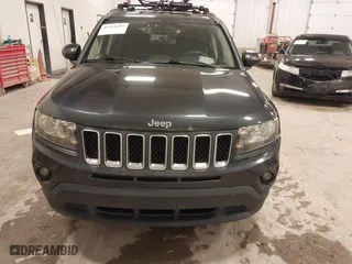 2016 Jeep Compass Sport with VIN 1C4NJCBA1GD559571, listed as a IAAI auction lot 41913639 with 175,038 mi miles. Bid and sale history available at carsss.com. Image 6.