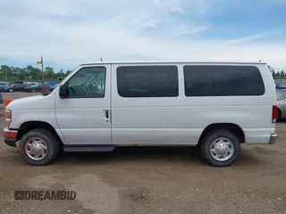 2012 Ford Econoline Passenger XL z VIN 1FBNE3BL9CDA32236, wystawiony jako IAAI lot #42565078 z przebiegiem 146 983 mil mil oraz . Historia ofert i sprzedaży dostępna na DreamBid. Obrazek 14.