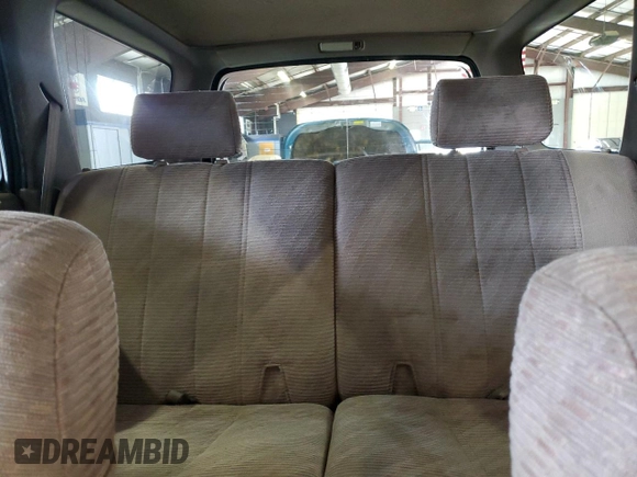 1998 Toyota 4Runner SR5 z VIN JT3GN86R7W0081418, wystawiony jako Copart lot #52148995 z przebiegiem 356 643 mil mil oraz Czysty tytuł • Clean title. Historia ofert i sprzedaży dostępna na DreamBid. Obrazek 10.