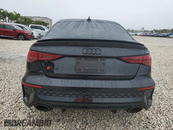 2024 Audi RS 3 z VIN WUAG4DGYXRA909721, wystawiony jako Copart lot #89262995 z przebiegiem 2235 mil mil oraz Szkody całkowita. Historia ofert i sprzedaży dostępna na DreamBid. Obrazek 6.