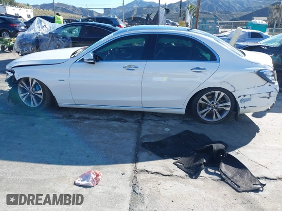 2017 Mercedes-Benz C 350e with VIN 55SWF4HB9HU223865, listed as a IAAI auction lot 38710421 with Not Provided miles and . Bid and sale history available at DreamBid. Image 14.
