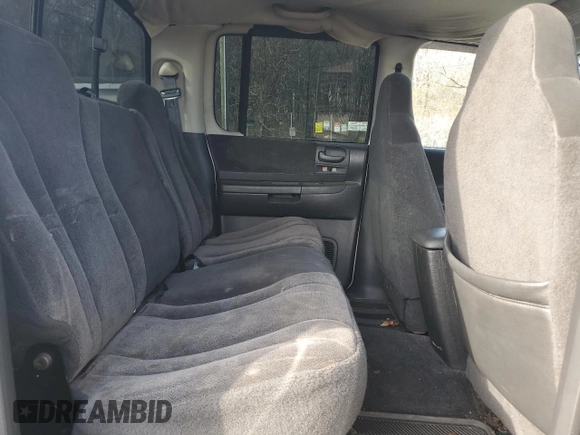 2004 Dodge Dakota SLT with VIN 1D7HG48NX4S677465, listed as a Copart auction lot 51044735 with 196,854 mi miles and Clean title. Bid and sale history available at DreamBid. Image 10.