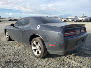 2019 Dodge Challenger SXT z VIN 2C3CDZAG8KH509337, wystawiony jako Copart lot #46736435 z przebiegiem 71 991 mil mil oraz Szkoda całkowita • Salvage title. Historia ofert i sprzedaży dostępna na DreamBid. Obrazek 2.