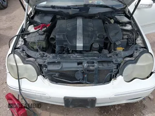 2004 Mercedes-Benz C 240 z VIN WDBRF61J14E016229, wystawiony jako IAAI lot #42576797 z przebiegiem Nie podano mil oraz . Historia ofert i sprzedaży dostępna na DreamBid. Obrazek 10.