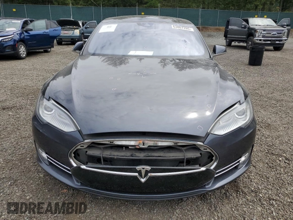 2016 Tesla Model S 90D with VIN 5YJSA1E42GF123351, listed as a Copart auction lot 63867265 with Not provided miles and Salvage title. Bid and sale history available at DreamBid. Image 5.
