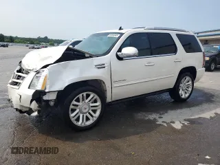 2013 Cadillac Escalade Premium with VIN 1GYS3CEF6DR141178, listed as a Copart auction lot 60563045 with 200,780 mi miles and Salvage title. Bid and sale history available at DreamBid. Image 1.